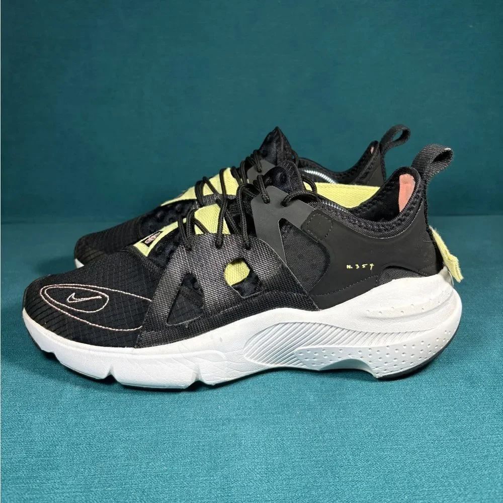 Size 12 - Men’s Nike Huarache Type Shoes